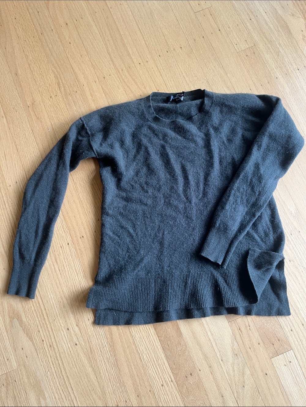 100% Cashmere Aqua Women's Crewneck Sweater